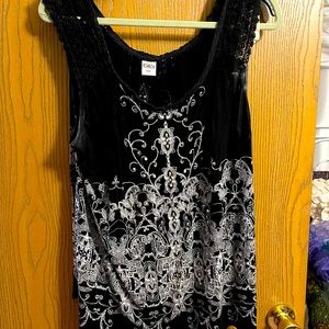 Black cotton tank top with sequins